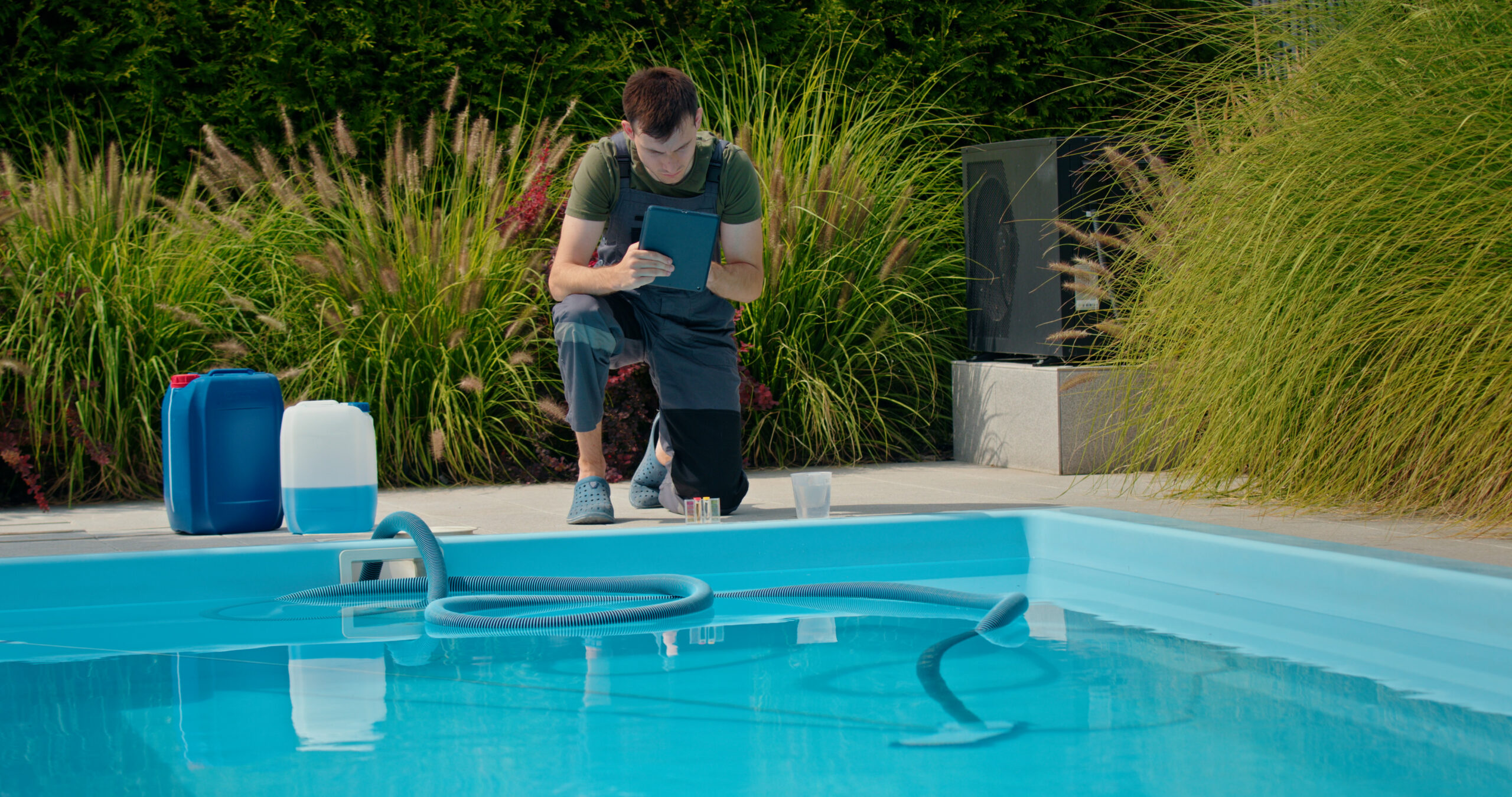 Entretien de votre piscine : Guide complet des produits chimiques essentiels